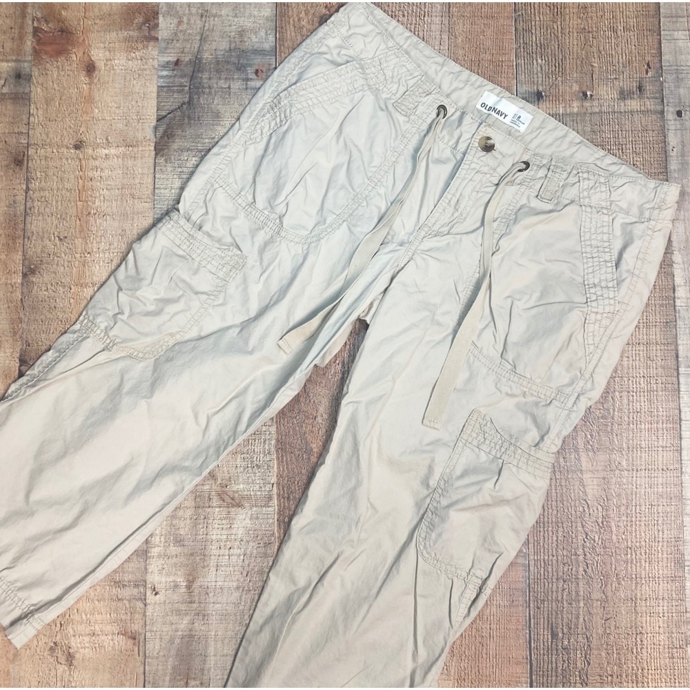Old Navy Womens Khaki Tan Cotton Cargo Capri Pants Size 8 Regula4 2010 Y2K Style